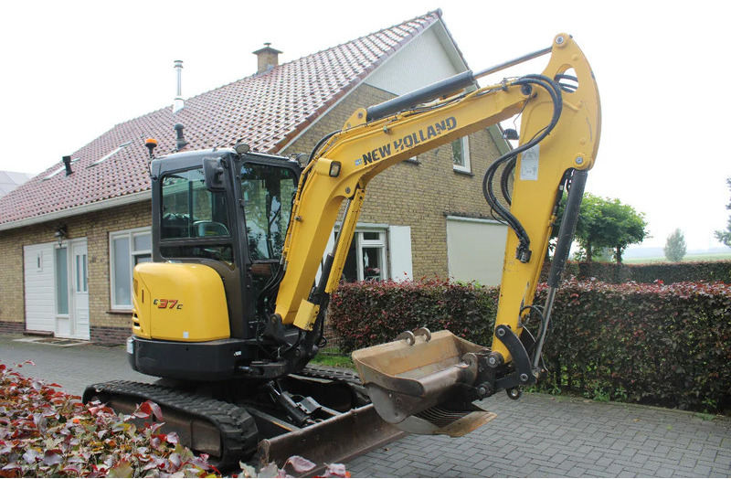 New Holland E37C - Minikran: das Bild 1 New Holland E37C - Minikran: das Bild 1