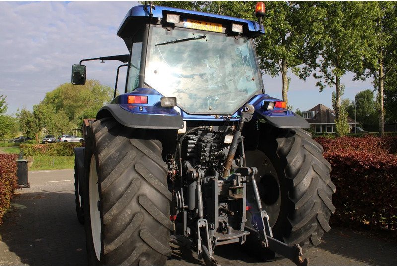 Traktor New Holland G 190: das Bild 8