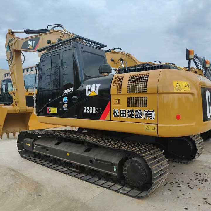 CAT second-hand 323D excavator sold at low price and in very good condition Japanese original hydraulic crawler excavator - Bagger: das Bild 1 CAT second-hand 323D excavator sold at low price and in very good condition Japanese original hydraulic crawler excavator - Bagger: das Bild 1