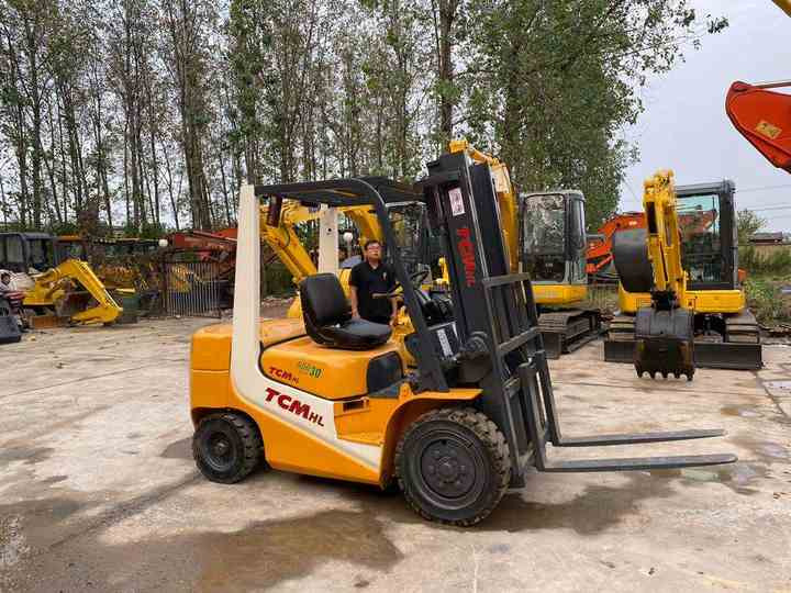 Japanese Forklifts Telehandler Used TCM Forklift Diesel Forklift 3Ton Pallet Truck - Gabelstapler: das Bild 4 Japanese Forklifts Telehandler Used TCM Forklift Diesel Forklift 3Ton Pallet Truck - Gabelstapler: das Bild 4