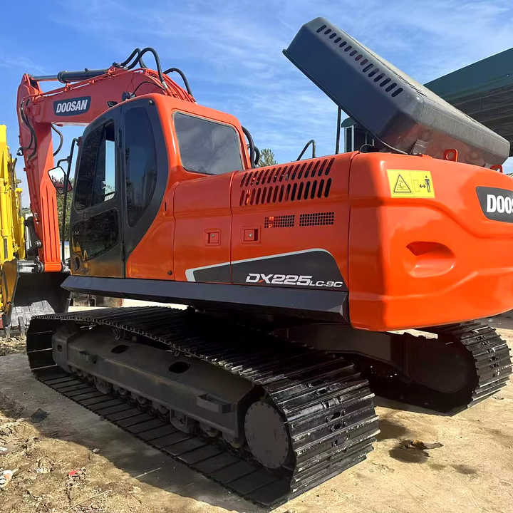 Second Hand Doosan Dx225 Excavator 20tons Middle Machine for Sale Excellent Condition Doosan Dx225 300 Hot Sale Machine - Bagger: das Bild 1 Second Hand Doosan Dx225 Excavator 20tons Middle Machine for Sale Excellent Condition Doosan Dx225 300 Hot Sale Machine - Bagger: das Bild 1