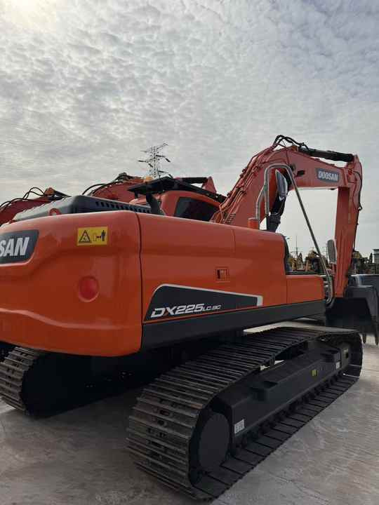 Used Doosan DX225LC-9C Hydraulic Excavator 25 Ton Doosan Dx225 Crawler Excavator with Excellent Performance Low Price for Sale - Bagger: das Bild 3 Used Doosan DX225LC-9C Hydraulic Excavator 25 Ton Doosan Dx225 Crawler Excavator with Excellent Performance Low Price for Sale - Bagger: das Bild 3