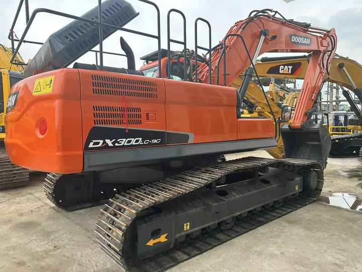 Used Excavator Doosan DX300 Excavators Mini Equipment Earth Moving Machinery Doosan Digger Excavator for Sale - Kettenbagger: das Bild 4 Used Excavator Doosan DX300 Excavators Mini Equipment Earth Moving Machinery Doosan Digger Excavator for Sale - Kettenbagger: das Bild 4