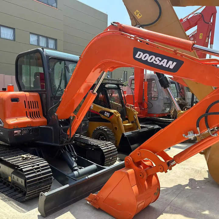 Used Excavator Doosan DX55 Excavators Mini Equipment Earth Moving Machinery Doosan Digger Excavator for Sale - Kettenbagger: das Bild 1 Used Excavator Doosan DX55 Excavators Mini Equipment Earth Moving Machinery Doosan Digger Excavator for Sale - Kettenbagger: das Bild 1