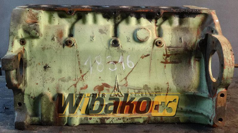 Crankcase Deutz 02139042 - Kurbelgehäuse für Baumaschine: das Bild 1 Crankcase Deutz 02139042 - Kurbelgehäuse für Baumaschine: das Bild 1