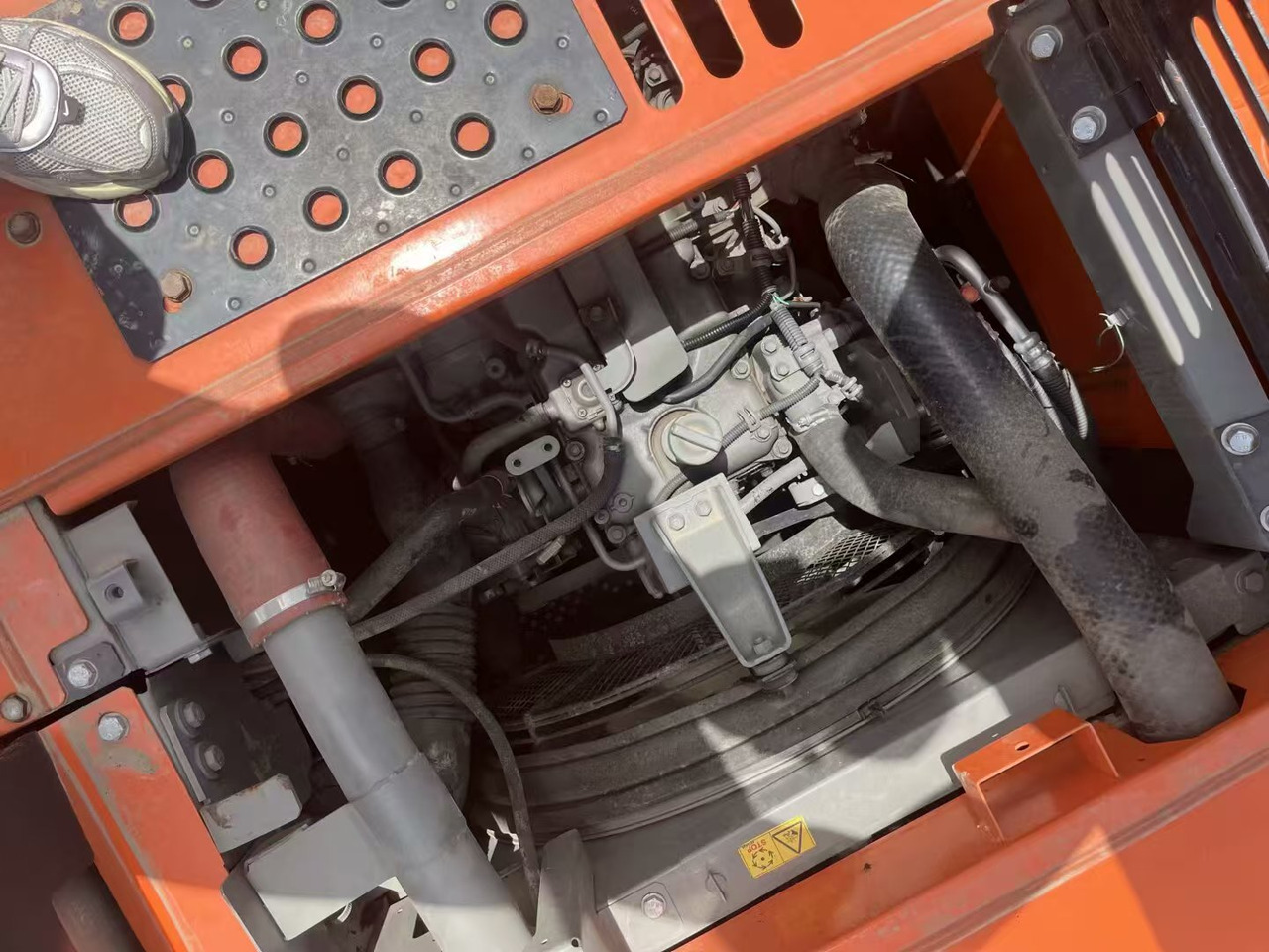 HITACHI ZX130 - Kettenbagger: das Bild 2 HITACHI ZX130 - Kettenbagger: das Bild 2