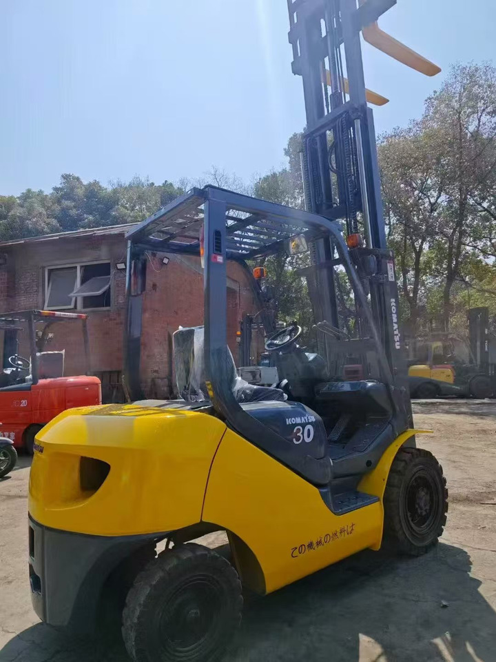 Komatsu FD50 - Dieselstapler: das Bild 3 Komatsu FD50 - Dieselstapler: das Bild 3