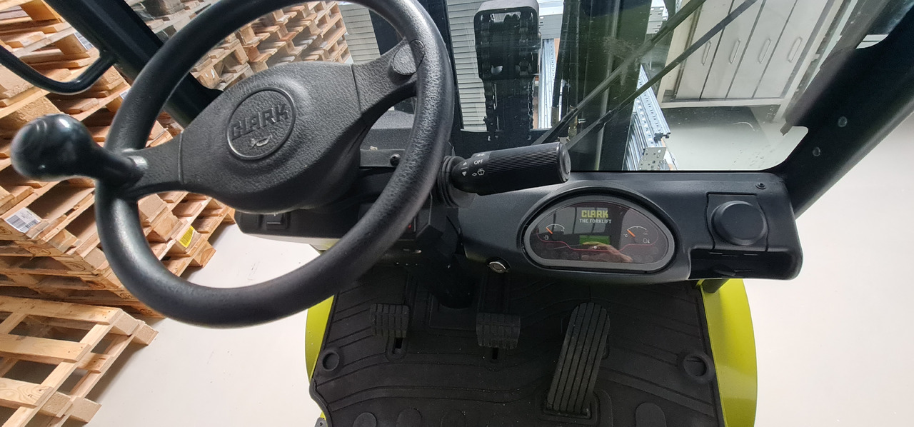 CLARK GTX 25L - Treibgasstapler: das Bild 5 CLARK GTX 25L - Treibgasstapler: das Bild 5