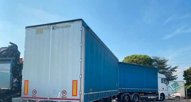 MAN TGX 26.440 CASSONE CENTINATO 3 ASSI - Plane LKW: das Bild 5 MAN TGX 26.440 CASSONE CENTINATO 3 ASSI - Plane LKW: das Bild 5