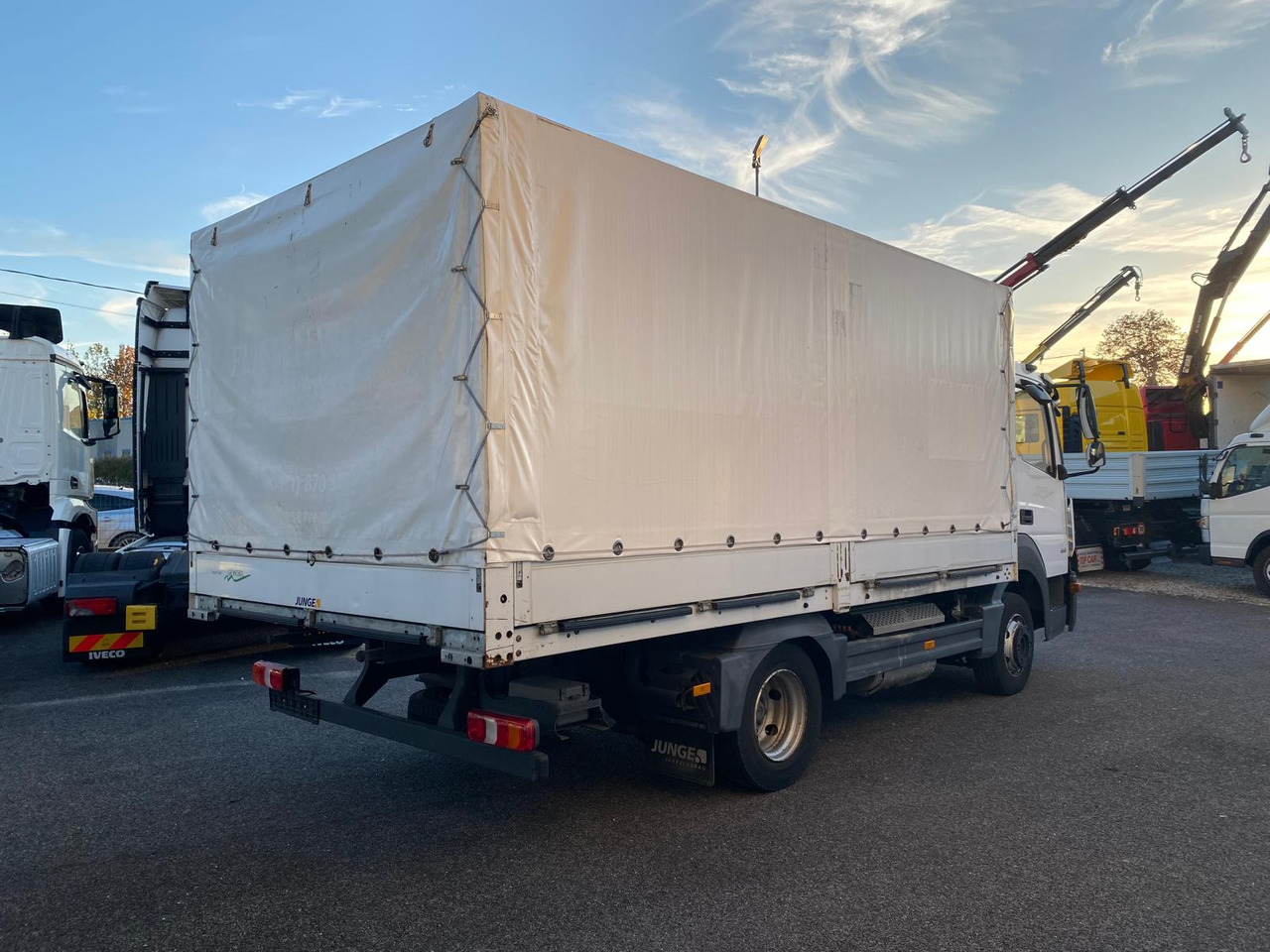 MERCEDES-BENZ 816 ATEGO - Plane LKW: das Bild 4 MERCEDES-BENZ 816 ATEGO - Plane LKW: das Bild 4