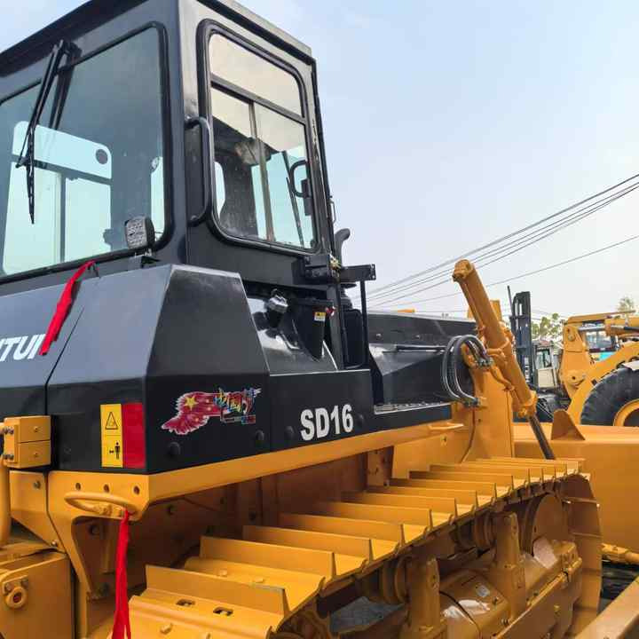 80% new low price Used shantui sd16 dozer excellent performance for sale used shantui sd16/sd22/sd32 bulldozer in stock - Bulldozer: das Bild 3 80% new low price Used shantui sd16 dozer excellent performance for sale used shantui sd16/sd22/sd32 bulldozer in stock - Bulldozer: das Bild 3