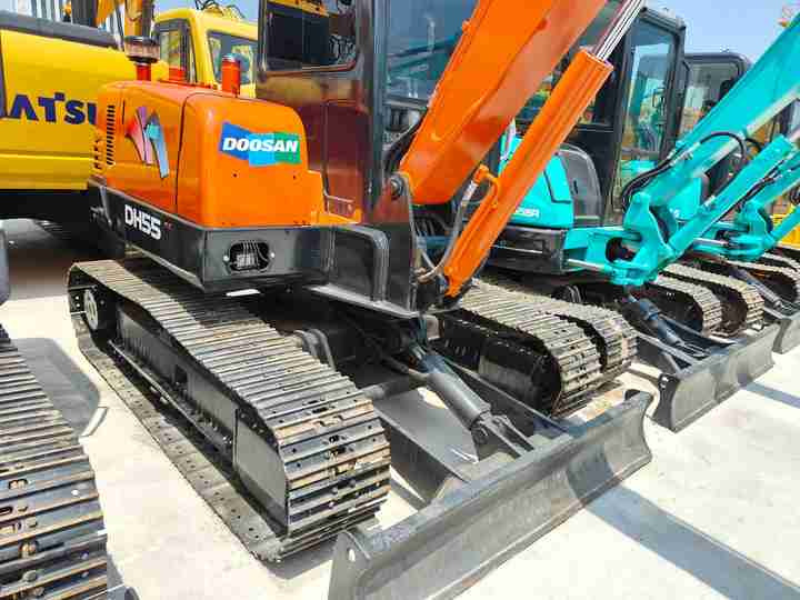 90% New Mini Excavator Doosan DH55, 5-Ton Mini Used Doosan Excavator with Low Price and Good Quality - Minibagger: das Bild 5 90% New Mini Excavator Doosan DH55, 5-Ton Mini Used Doosan Excavator with Low Price and Good Quality - Minibagger: das Bild 5