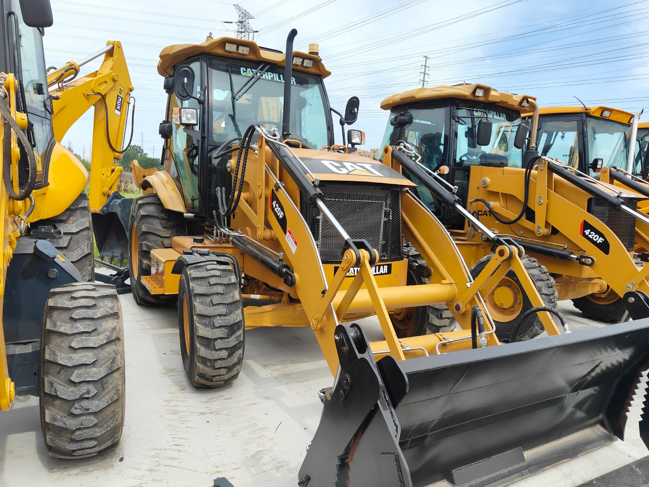 CATERPILLAR 420F backhole loader in stock - Baggerlader: das Bild 3 CATERPILLAR 420F backhole loader in stock - Baggerlader: das Bild 3