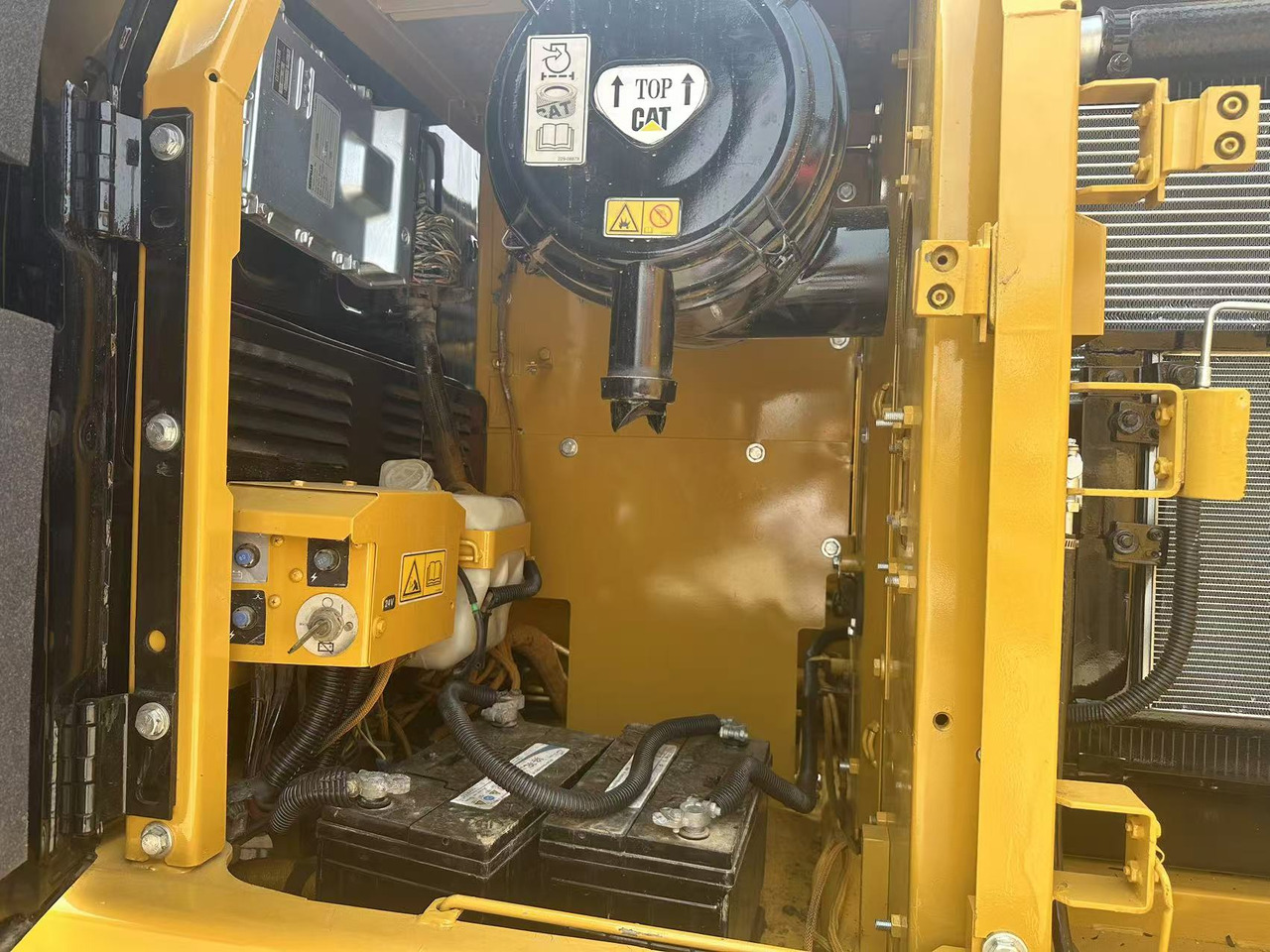 CATERPILLAR Used Digger CAT 323DL Construction Machinery Construction Digger Used CAT 323DL Cheap Excavator - Kettenbagger: das Bild 4 CATERPILLAR Used Digger CAT 323DL Construction Machinery Construction Digger Used CAT 323DL Cheap Excavator - Kettenbagger: das Bild 4
