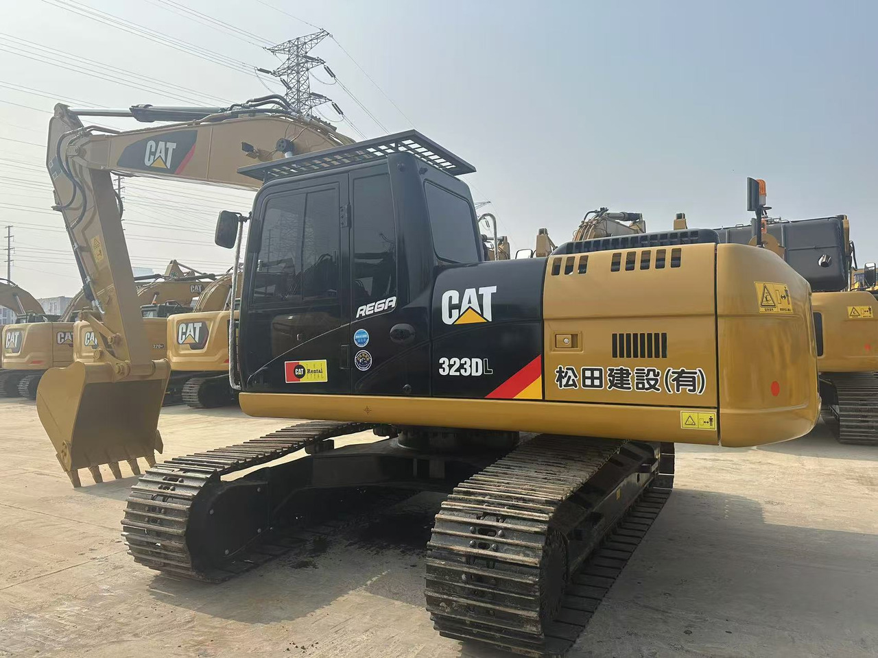 CATERPILLAR Used Digger CAT 323DL Construction Machinery Construction Digger Used CAT 323DL Cheap Excavator - Kettenbagger: das Bild 1 CATERPILLAR Used Digger CAT 323DL Construction Machinery Construction Digger Used CAT 323DL Cheap Excavator - Kettenbagger: das Bild 1