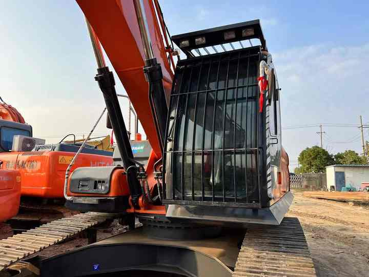 Doosan Construction Equipment Dx300 , Used Earth-moving Machine Doosan Excavator , Doosan Heavy Machines for Sale - Kettenbagger: das Bild 4 Doosan Construction Equipment Dx300 , Used Earth-moving Machine Doosan Excavator , Doosan Heavy Machines for Sale - Kettenbagger: das Bild 4