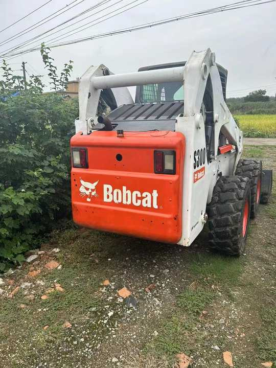 Second Hand BOBCAT S300 Skid-steer Loader with Very Good Performance Is for Sale at a Low Price - Kompaktlader: das Bild 4 Second Hand BOBCAT S300 Skid-steer Loader with Very Good Performance Is for Sale at a Low Price - Kompaktlader: das Bild 4