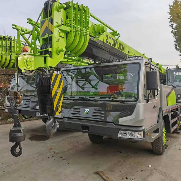 Second Hand ZOOMLION 25 Ton ZTC250V531 30 Ton ZTC300V532 70 Ton ZTC700H6 Hydraulmic Mobile Truck Crane on Sale - Mobilkran: das Bild 1 Second Hand ZOOMLION 25 Ton ZTC250V531 30 Ton ZTC300V532 70 Ton ZTC700H6 Hydraulmic Mobile Truck Crane on Sale - Mobilkran: das Bild 1