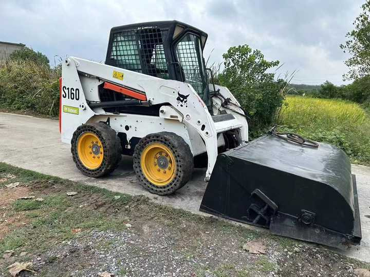 USED BOBCAT S160 Skid-steer Loader with Very Good Performance Is for Sale at a Low Price. - Kompaktlader: das Bild 2 USED BOBCAT S160 Skid-steer Loader with Very Good Performance Is for Sale at a Low Price. - Kompaktlader: das Bild 2