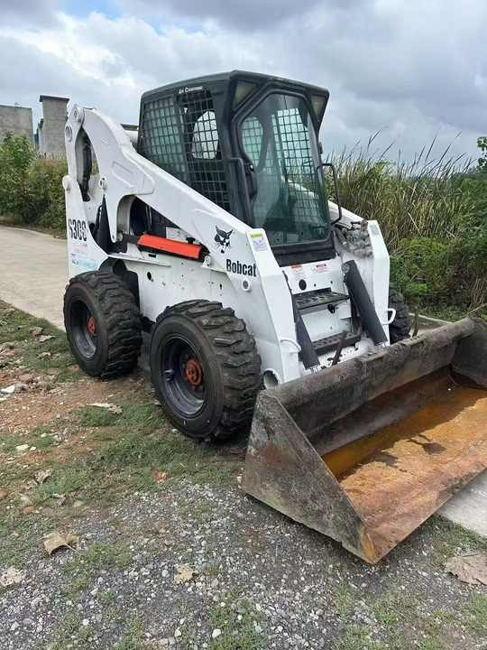 USED BOBCAT S300 Skid-steer Loader with Very Good Performance Is for Sale at a Low Price. S160/s185/s220/330 in Stock - Kompaktlader: das Bild 2 USED BOBCAT S300 Skid-steer Loader with Very Good Performance Is for Sale at a Low Price. S160/s185/s220/330 in Stock - Kompaktlader: das Bild 2