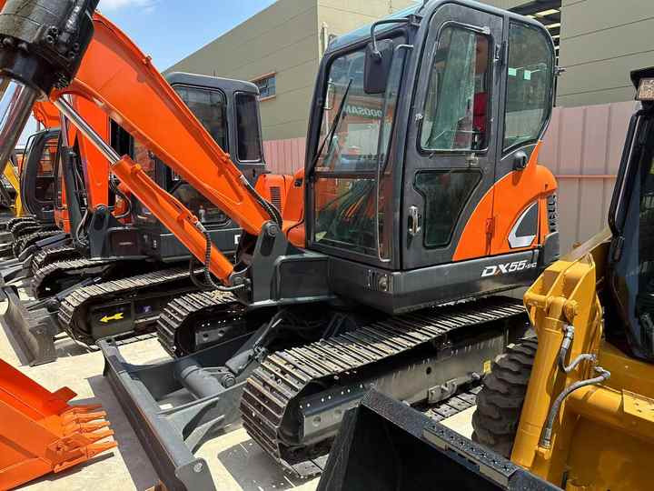 USED Doosan Dx55 Mini Excavator with Good Condition for Sale - Minibagger: das Bild 3 USED Doosan Dx55 Mini Excavator with Good Condition for Sale - Minibagger: das Bild 3