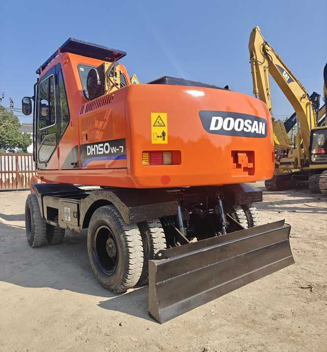 Used Doosan DH150W-7 Model Wheel Excavator Second Hand Machine Popular Brand Korean Doosan Hydraulic Machinery - Mobilbagger: das Bild 3 Used Doosan DH150W-7 Model Wheel Excavator Second Hand Machine Popular Brand Korean Doosan Hydraulic Machinery - Mobilbagger: das Bild 3