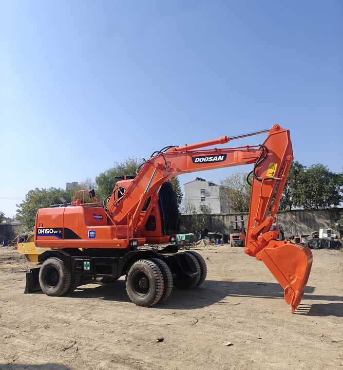Used Doosan DH150W-7 Model Wheel Excavator Second Hand Machine Popular Brand Korean Doosan Hydraulic Machinery - Mobilbagger: das Bild 1 Used Doosan DH150W-7 Model Wheel Excavator Second Hand Machine Popular Brand Korean Doosan Hydraulic Machinery - Mobilbagger: das Bild 1