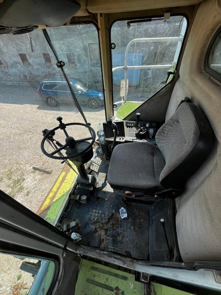 Claas COMMANDOR 116 CS RISO - Mähdrescher: das Bild 3 Claas COMMANDOR 116 CS RISO - Mähdrescher: das Bild 3