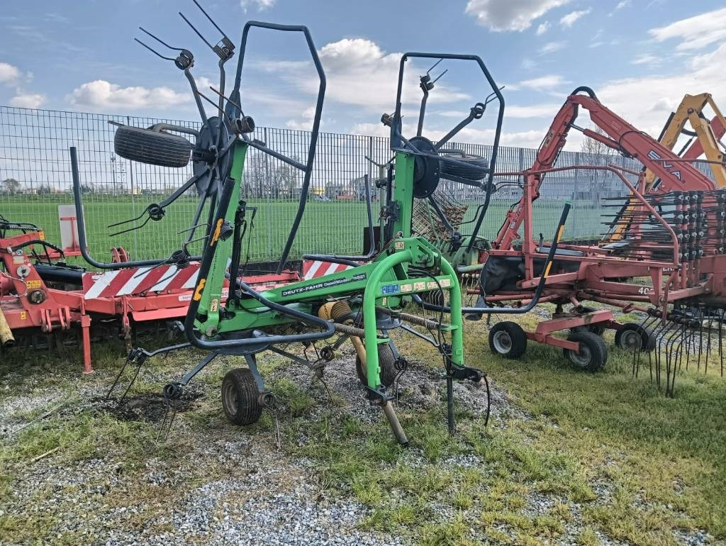 Deutz-fahr 5521 - Ballenwickelgerät: das Bild 4 Deutz-fahr 5521 - Ballenwickelgerät: das Bild 4