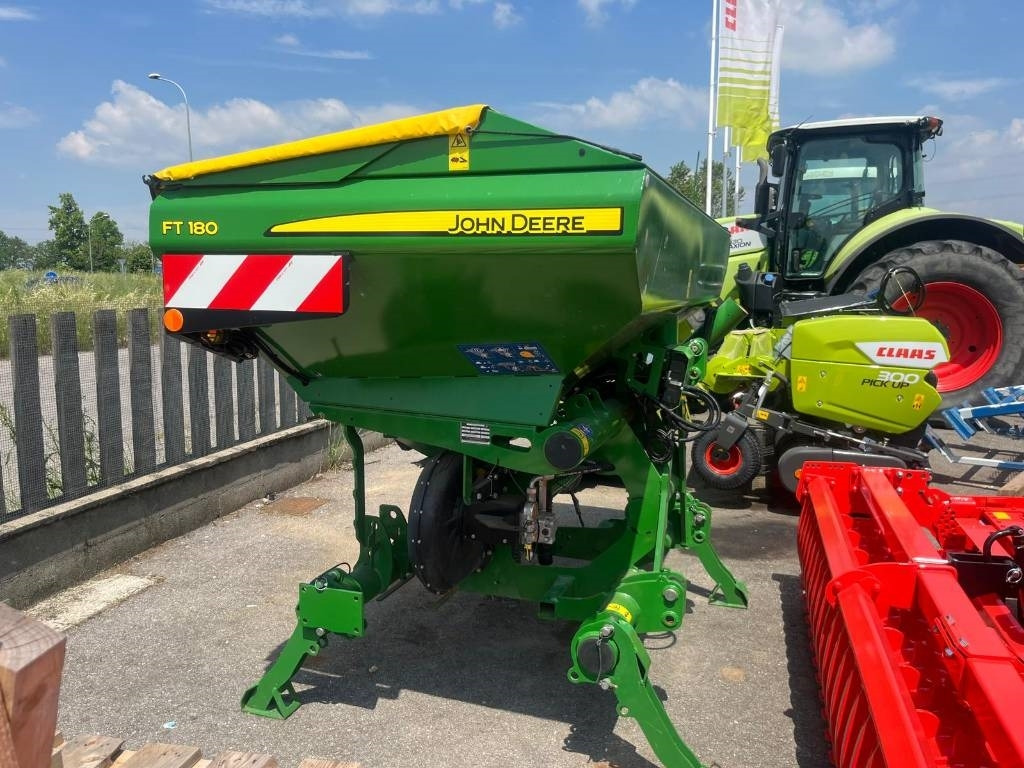 John Deere FT 180 - Düngerstreuer: das Bild 3 John Deere FT 180 - Düngerstreuer: das Bild 3