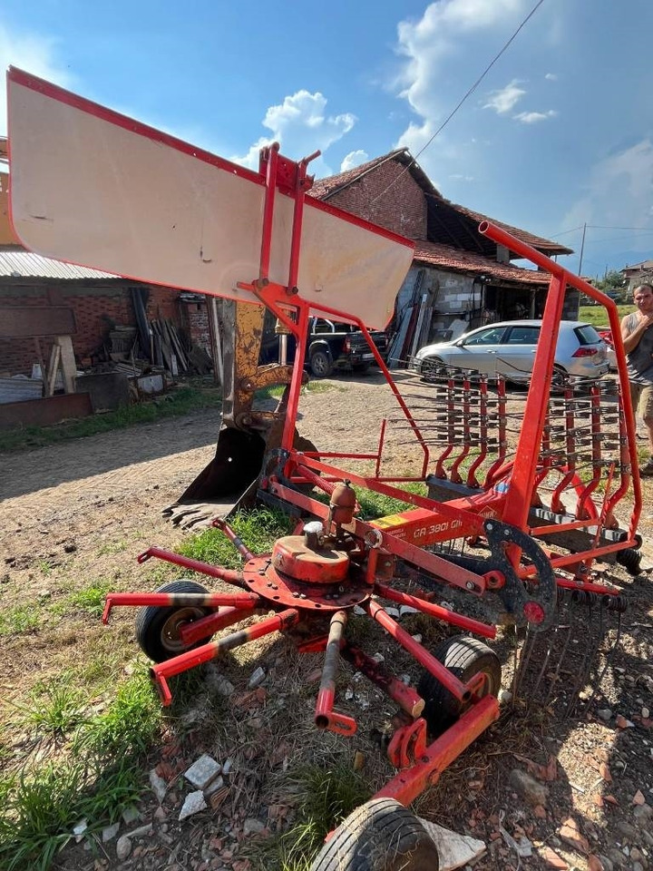 Kuhn GA3801 GM - Heuwender/ Wenderechen: das Bild 1 Kuhn GA3801 GM - Heuwender/ Wenderechen: das Bild 1
