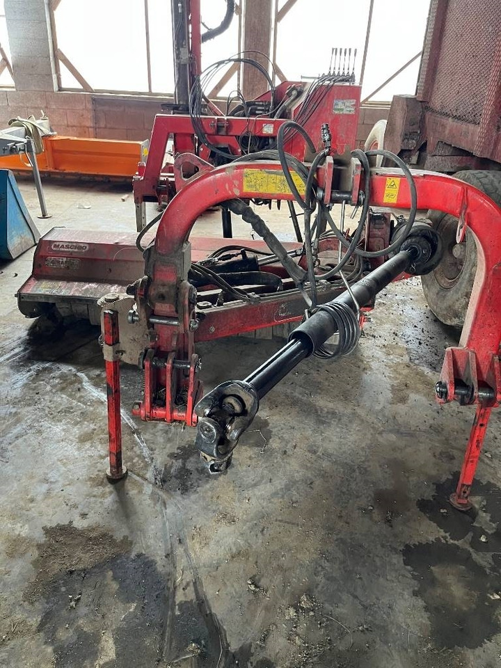 Maschio Giraffa 185 - Mähwerk: das Bild 1 Maschio Giraffa 185 - Mähwerk: das Bild 1