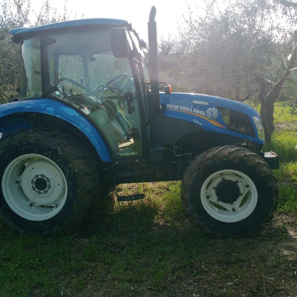 New Holland T 4.55 - Traktor: das Bild 1 New Holland T 4.55 - Traktor: das Bild 1