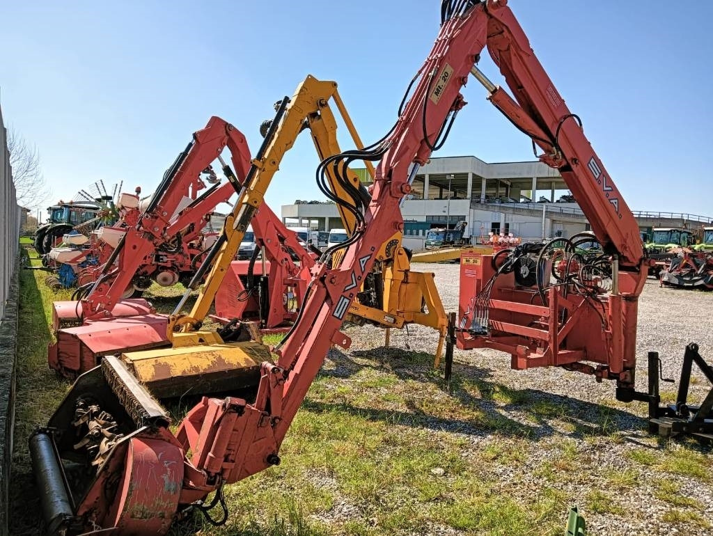 S.V.A DP 750 - Böschungsmäher: das Bild 1 S.V.A DP 750 - Böschungsmäher: das Bild 1