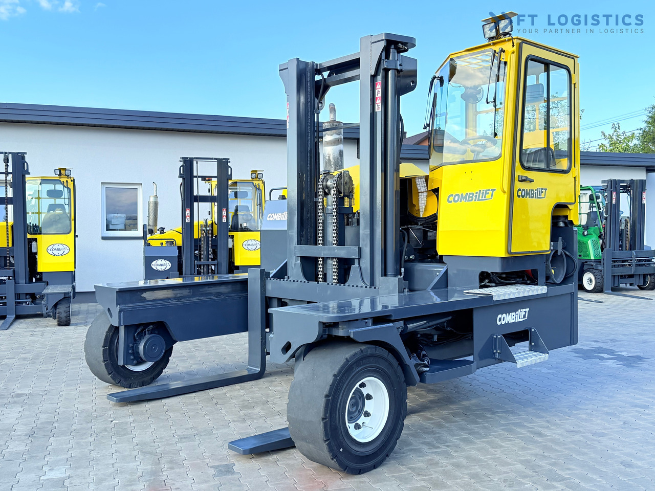 COMBILIFT C14000 / DUPLEX 3600MM / FREE-LIFT / POSITIONER - Vierwegstapler: das Bild 2 COMBILIFT C14000 / DUPLEX 3600MM / FREE-LIFT / POSITIONER - Vierwegstapler: das Bild 2