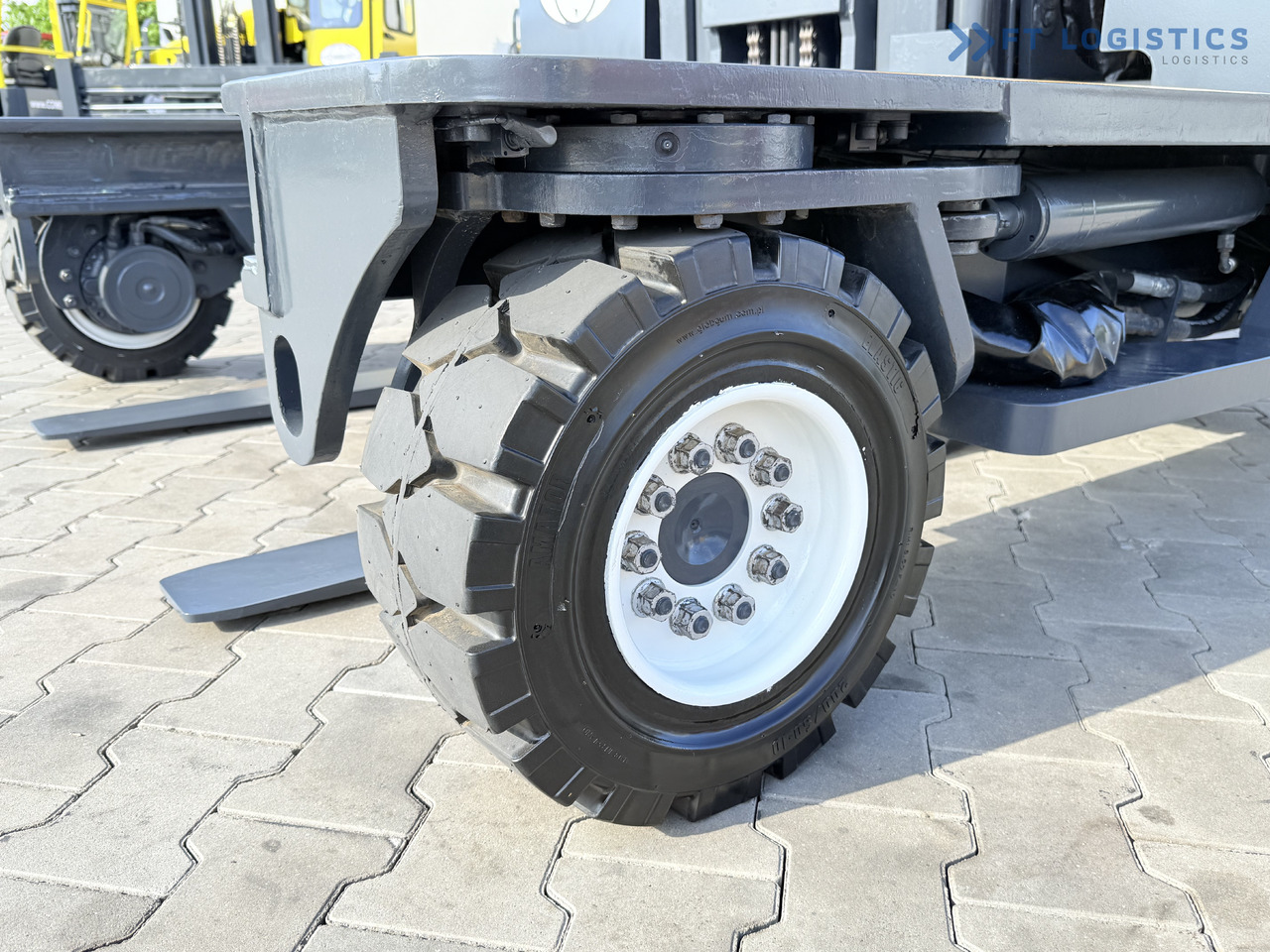 COMBILIFT C4000 / GAS / DUPLEX - 4100MM / SIDE SHIFT / FREE LIFT / FULL HEATED CABIN / ONLY 4223 HOURS / CONDITION – LIKE NEW! - Vierwegstapler: das Bild 5 COMBILIFT C4000 / GAS / DUPLEX - 4100MM / SIDE SHIFT / FREE LIFT / FULL HEATED CABIN / ONLY 4223 HOURS / CONDITION – LIKE NEW! - Vierwegstapler: das Bild 5
