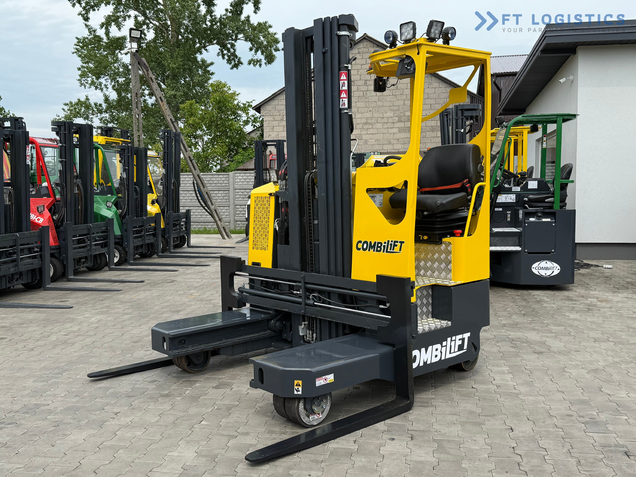 COMBILIFT MR / ELECTRIC / TRIPLEX – 6000MM / FULL FREE LIFT / WIDE POSITIONER / FORK SIDESHIFT / ONLY 1400 HOURS / LIKE NEW - Vierwegstapler: das Bild 1 COMBILIFT MR / ELECTRIC / TRIPLEX – 6000MM / FULL FREE LIFT / WIDE POSITIONER / FORK SIDESHIFT / ONLY 1400 HOURS / LIKE NEW - Vierwegstapler: das Bild 1