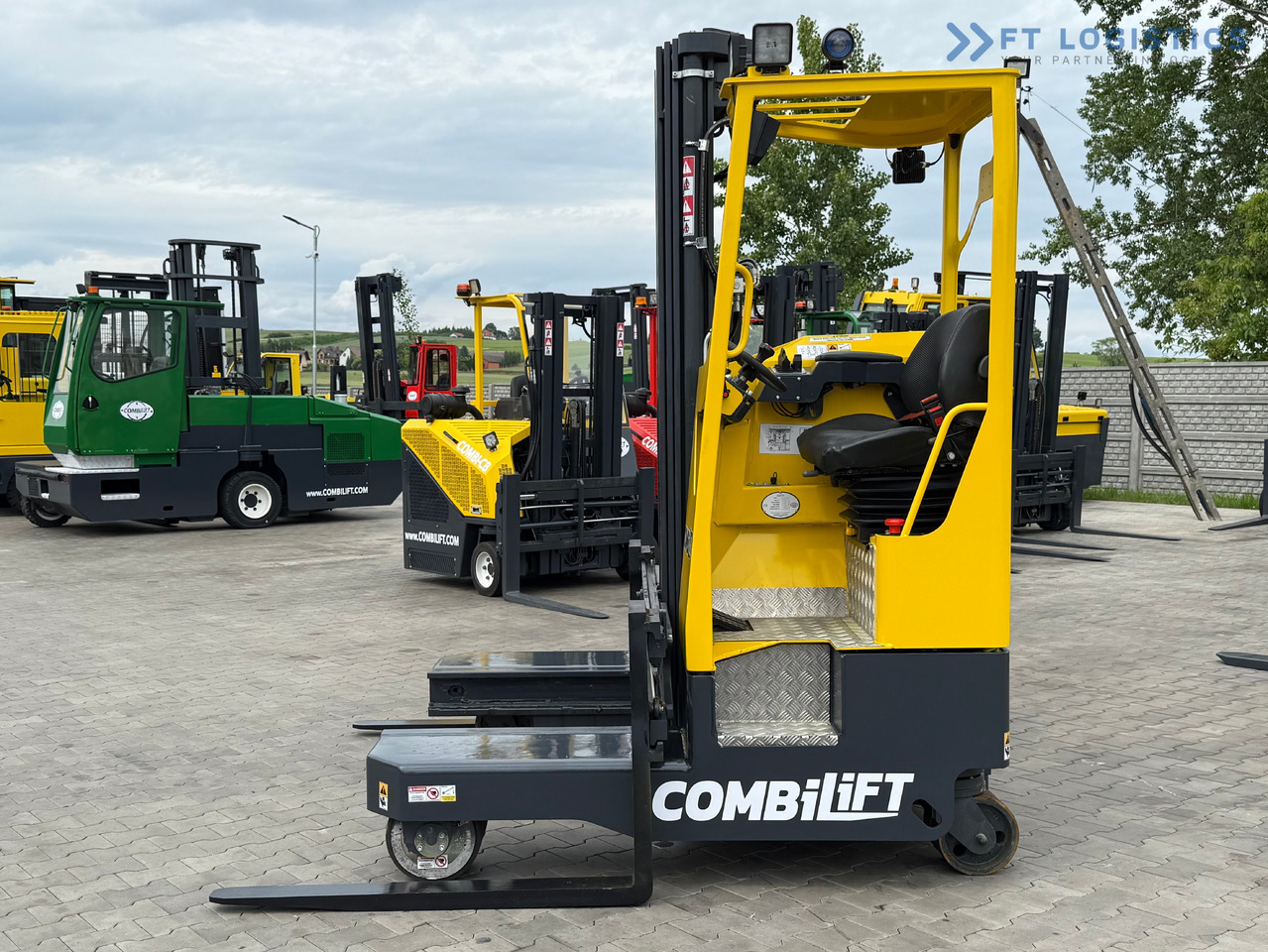 COMBILIFT MR / ELECTRIC / TRIPLEX – 6000MM / FULL FREE LIFT / WIDE POSITIONER / FORK SIDESHIFT / ONLY 1400 HOURS / LIKE NEW - Vierwegstapler: das Bild 2 COMBILIFT MR / ELECTRIC / TRIPLEX – 6000MM / FULL FREE LIFT / WIDE POSITIONER / FORK SIDESHIFT / ONLY 1400 HOURS / LIKE NEW - Vierwegstapler: das Bild 2