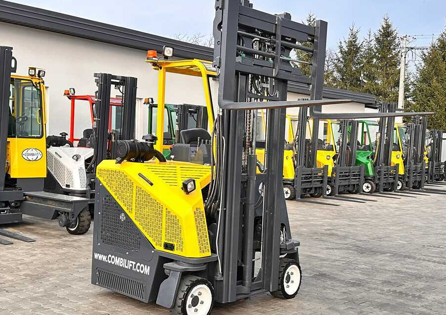 Combilift C2500CB / DUPLEX / 4100MM / DIESEL / FREE LIFT / FORK POSITIONER / SIDE SHIFT / LIKE NEW - Vierwegstapler: das Bild 1 Combilift C2500CB / DUPLEX / 4100MM / DIESEL / FREE LIFT / FORK POSITIONER / SIDE SHIFT / LIKE NEW - Vierwegstapler: das Bild 1