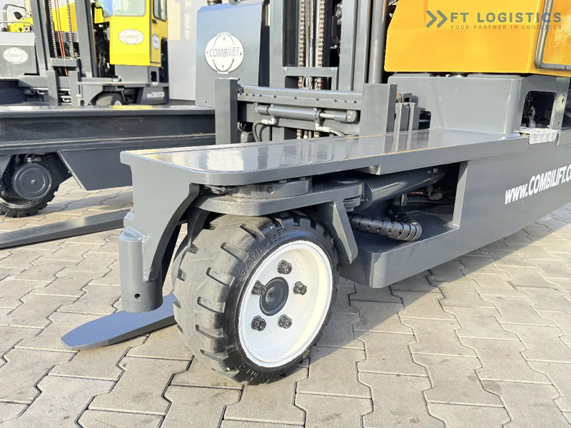 Combilift C3000 / GAS / DUPLEX 4500MM / ONLY 3096 HOURS / FORK SIDE SHIFT / FULL CABIN / EXCELLENT CONDITION / Wide range of four-way and - Vierwegstapler: das Bild 4 Combilift C3000 / GAS / DUPLEX 4500MM / ONLY 3096 HOURS / FORK SIDE SHIFT / FULL CABIN / EXCELLENT CONDITION / Wide range of four-way and - Vierwegstapler: das Bild 4