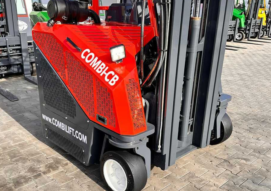 Combilift C3000CB / LPG / TRIPLEX / 5500MM / FREE LIFT / SIDE SHIFT + FORK POSITIONER / LIKE NEW - Vierwegstapler: das Bild 4 Combilift C3000CB / LPG / TRIPLEX / 5500MM / FREE LIFT / SIDE SHIFT + FORK POSITIONER / LIKE NEW - Vierwegstapler: das Bild 4