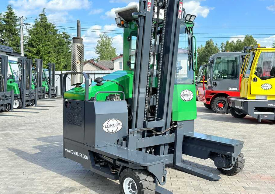 Combilift C3500 / DUPLEX 4100MM / GAS / EXTENDABLE FORKS / CABIN / HEATING + AIR CONDITIONING / LIKE NEW - Vierwegstapler: das Bild 5 Combilift C3500 / DUPLEX 4100MM / GAS / EXTENDABLE FORKS / CABIN / HEATING + AIR CONDITIONING / LIKE NEW - Vierwegstapler: das Bild 5
