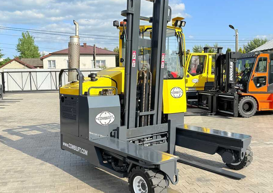 Combilift C4000 / DIESEL / DUPLEX - 4100MM / POSITIONER / ONLY 2951 MTH / LIKE NEW - Vierwegstapler: das Bild 4 Combilift C4000 / DIESEL / DUPLEX - 4100MM / POSITIONER / ONLY 2951 MTH / LIKE NEW - Vierwegstapler: das Bild 4