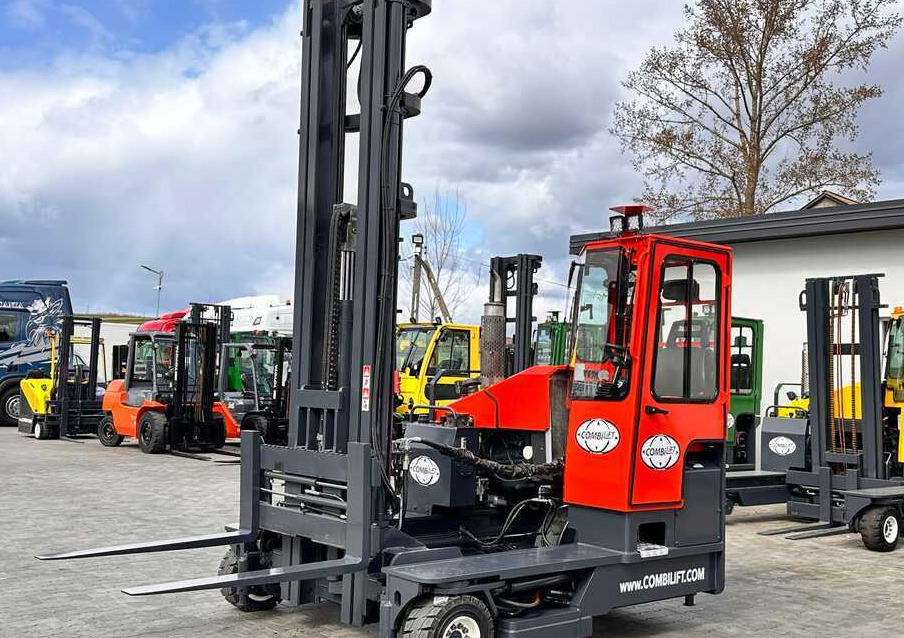 Vierwegstapler Combilift C4000 / DIESEL / TRIPLEX / 8400MM / FREE LIFT / SIDESHIFT / LIKE NEW: das Bild 18