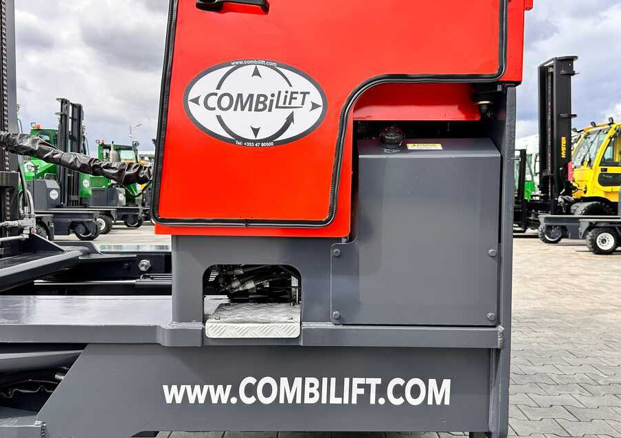 Vierwegstapler Combilift C4000 / DIESEL / TRIPLEX / 8400MM / FREE LIFT / SIDESHIFT / LIKE NEW: das Bild 30