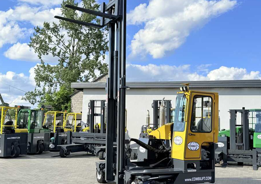 Vierwegstapler Combilift C4000 / GAS / DUPLEX - 4100MM / SIDE SHIFT / FREE LIFT / FULL HEATED CABIN / ONLY 4223 HOURS / CONDITION – LIKE NEW!: das Bild 32