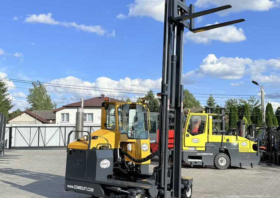 Vierwegstapler Combilift C4000 / GAS / DUPLEX - 4100MM / SIDE SHIFT / FREE LIFT / FULL HEATED CABIN / ONLY 4223 HOURS / CONDITION – LIKE NEW!: das Bild 34
