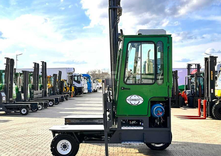 Combilift C5000XL / LPG / AIR CONDITIONING / WIDE POSITIONER / DUPLEX MAST / ADJUSTABLE FORKS / NEW TIRES / EXCELLENT CONDITION! - Vierwegstapler: das Bild 3 Combilift C5000XL / LPG / AIR CONDITIONING / WIDE POSITIONER / DUPLEX MAST / ADJUSTABLE FORKS / NEW TIRES / EXCELLENT CONDITION! - Vierwegstapler: das Bild 3