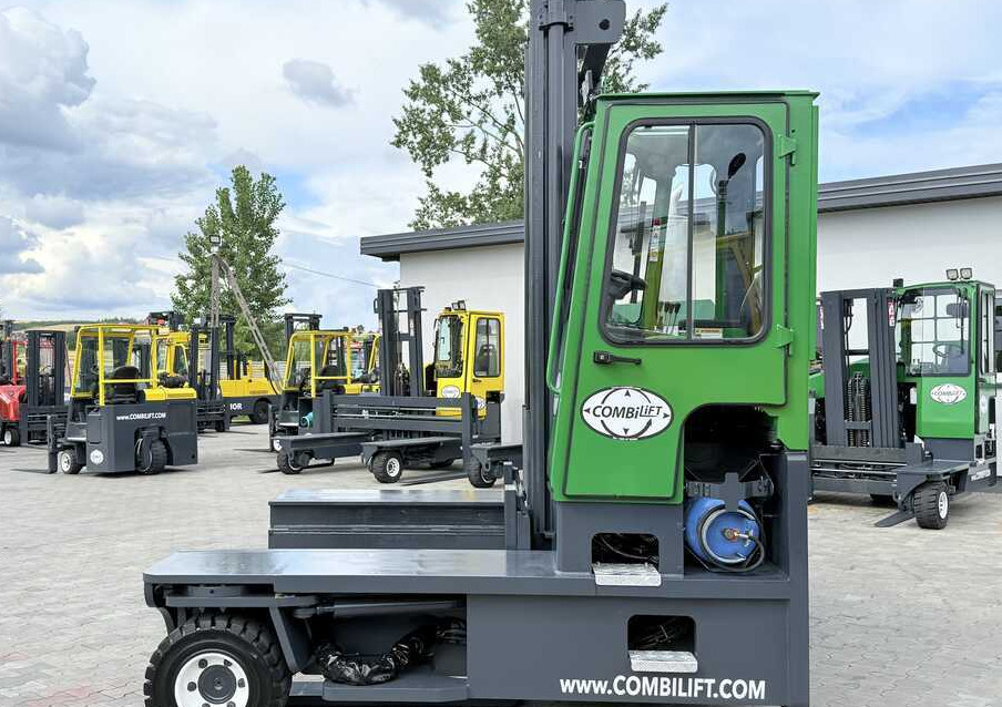 Combilift C8000 / GAS / DUPLEX - 4700MM / FORK POSITIONER / FREE LIFT / FULL HEATED CABIN / ONLY 5141H / CONDITION – LIKE NEW! - Vierwegstapler: das Bild 2 Combilift C8000 / GAS / DUPLEX - 4700MM / FORK POSITIONER / FREE LIFT / FULL HEATED CABIN / ONLY 5141H / CONDITION – LIKE NEW! - Vierwegstapler: das Bild 2