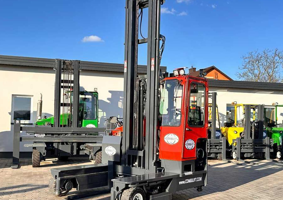 Combilift COMBILIFT C4000 – TRIPLEX 9300 mm – Year 2017 – GAS – FREE LIFT – FORK SIDE SHIFT – CONDITION 5/5 - Vierwegstapler: das Bild 2 Combilift COMBILIFT C4000 – TRIPLEX 9300 mm – Year 2017 – GAS – FREE LIFT – FORK SIDE SHIFT – CONDITION 5/5 - Vierwegstapler: das Bild 2